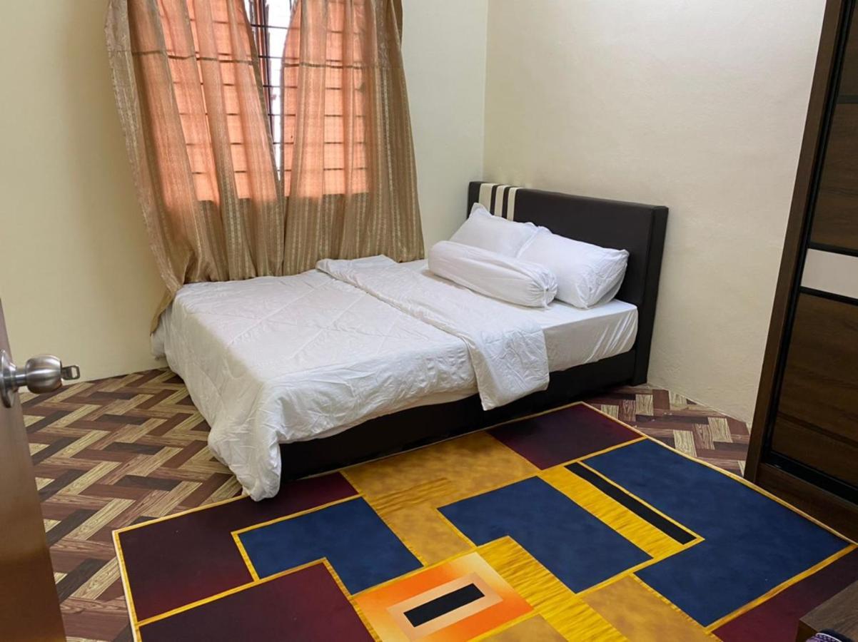 Homestay Sri Jasmine Каджанг Екстериор снимка